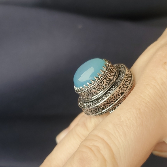 New Oversized Chalcedony 925 Silver Statement Ring. - Picture 9 of 10